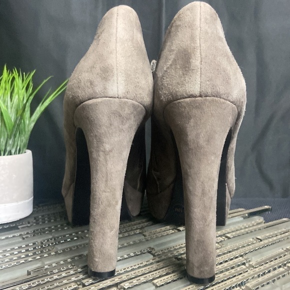 Host Pick 🎉Gianni Bini Suede Leather Booties 💕 - Picture 6 of 10